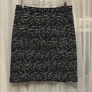 St.JOHN LIKE NEW Black and White Striped Women's Skirt.